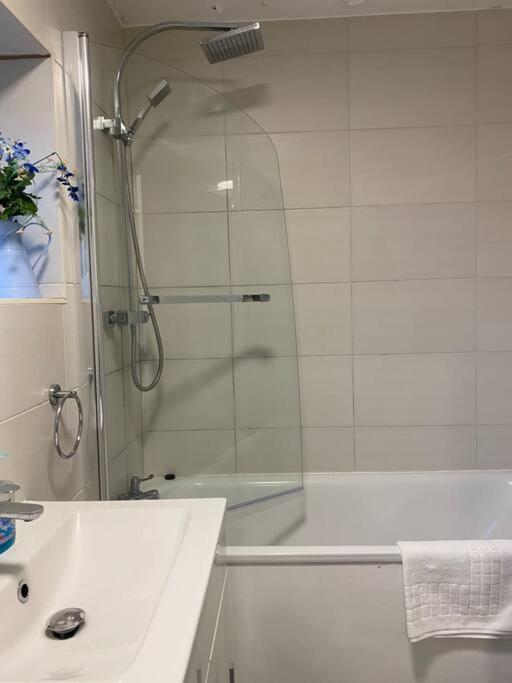 Brighton New Apartment Free Parking Sleeps 6 외부 사진