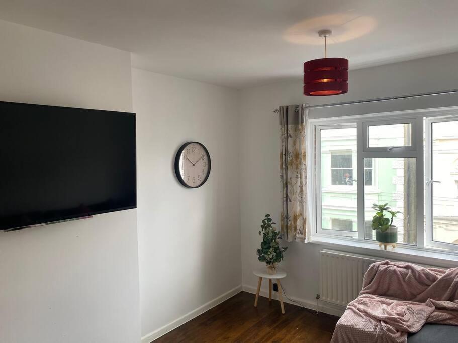 Brighton New Apartment Free Parking Sleeps 6 외부 사진
